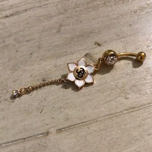 Flower belly ring